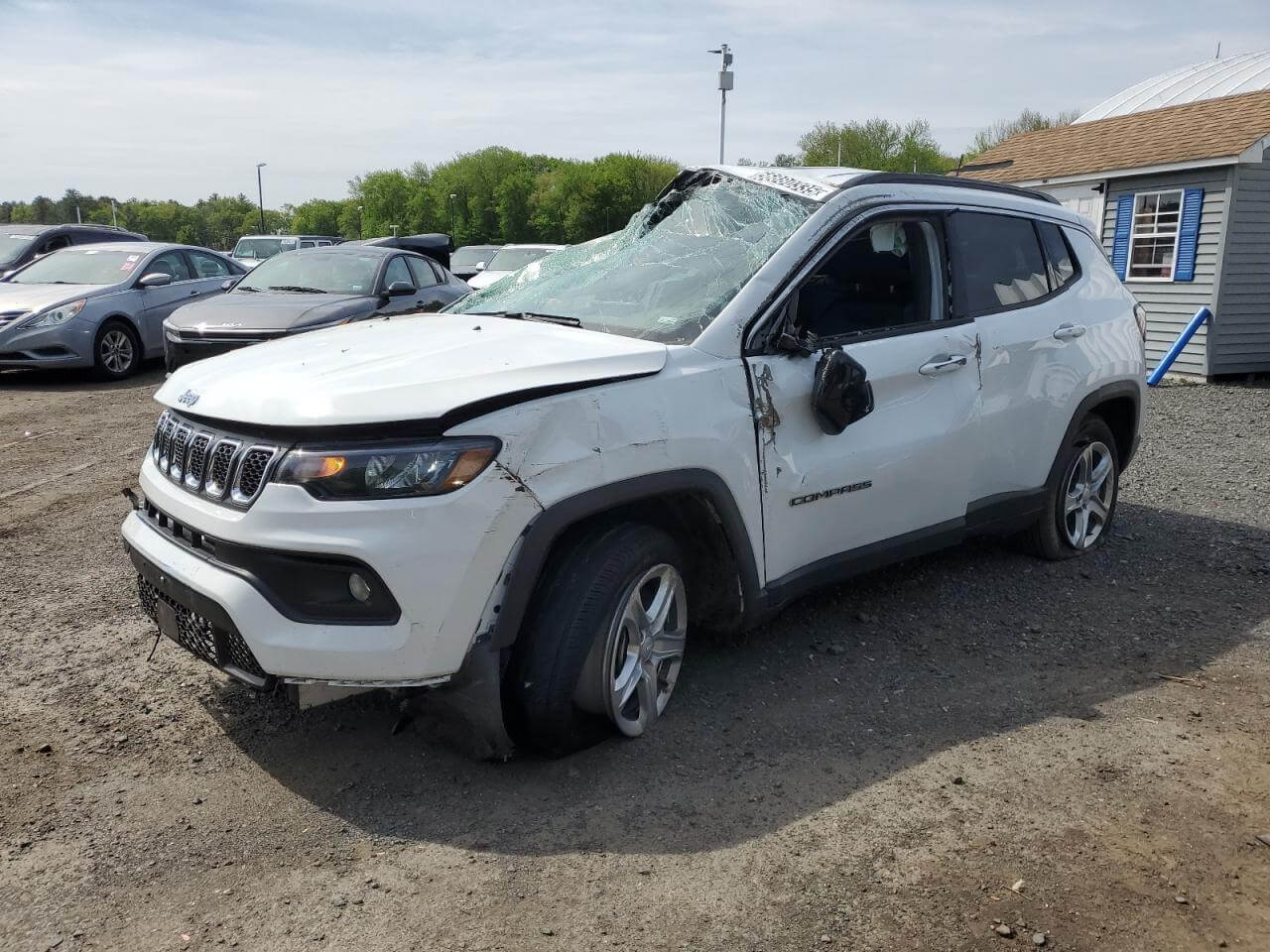 В разборе 2024 года Jeep Compass, Latitude