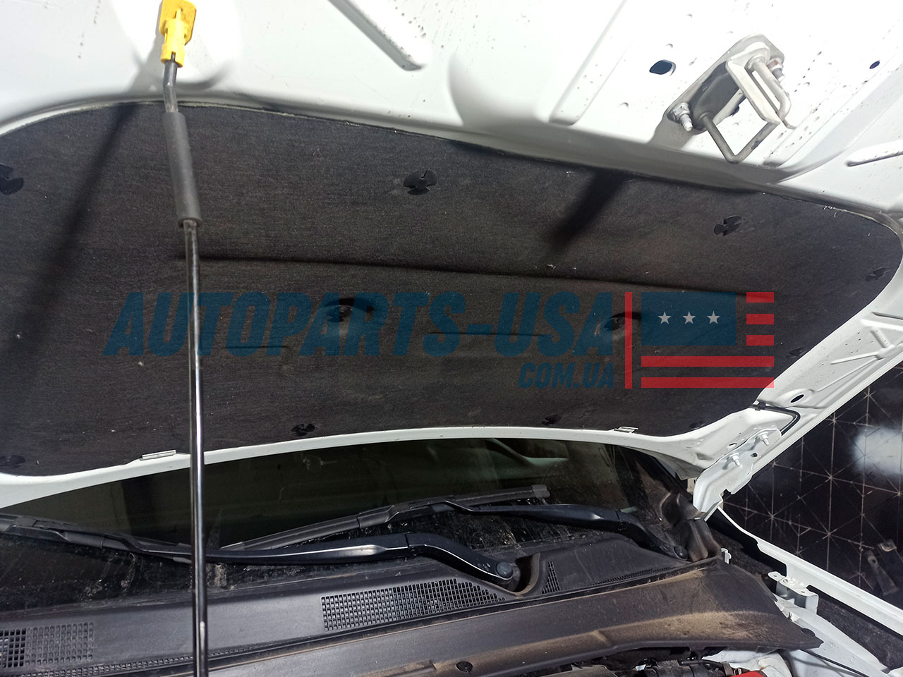 Шумоизоляция капота Jeep Compass 2023-2026 2.0T 68475656AA оригинал