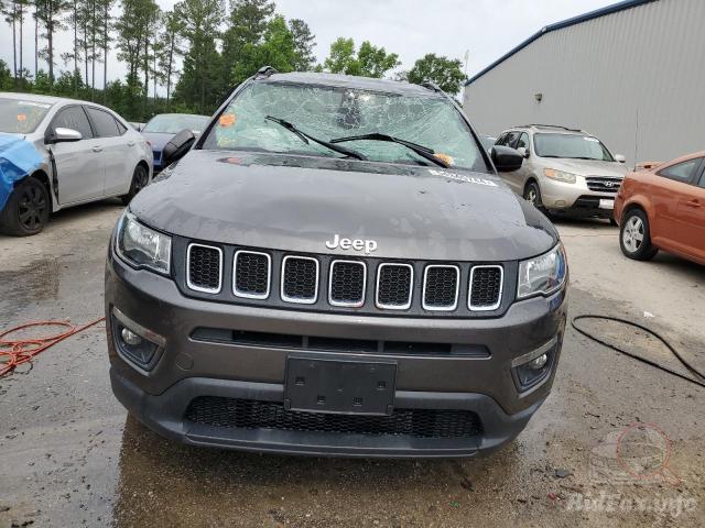 Jeep Compass Latitude 2018 Gray 2.4L 4 Jeep Compass Latitude 2018 Gray 2.4L 4