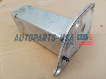 Ікло лонжерону правий Jeep Compass 2017-2021 68260780AA