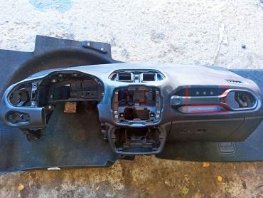 Торпедо передня панель з AIRBAG та бардачком Jeep Renegade Рест