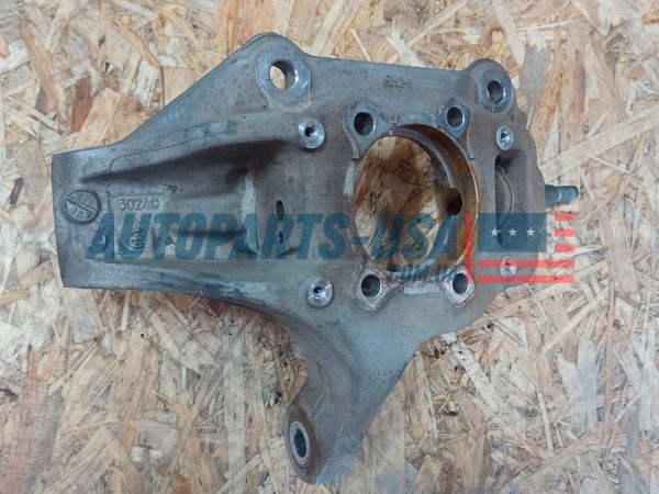 Поворотний кулак передній правий Jeep Cherokee KL 2019–2023 AWD 68305298AC