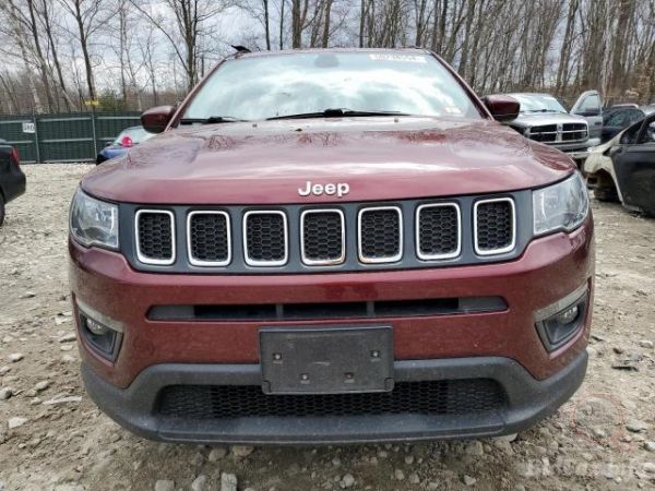 Jeep Compass Latitude 2021 Burgundy 2.4L 4