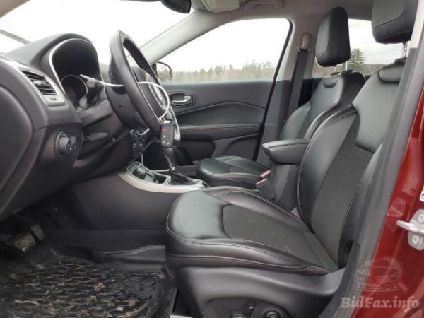 Jeep Compass Latitude 2021 Burgundy 2.4L 4