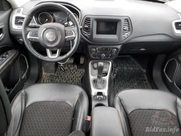Jeep Compass Latitude 2021 Burgundy 2.4L 4
