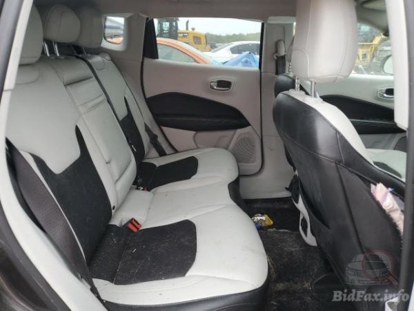 Gray Jeep Compass Latitude 2018 2.4L