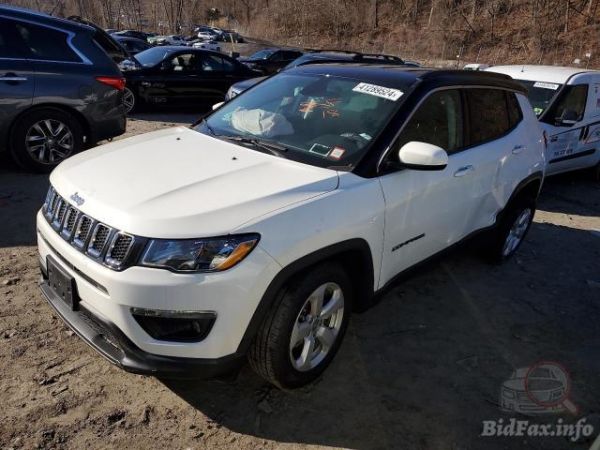 Jeep Compass Latitude 2018 White 2.4L 